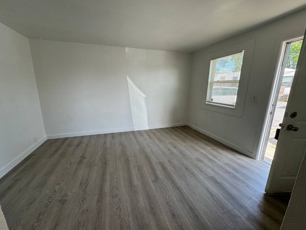 Apartment for rent at 1029 S Division St, Moses Lake, WA 98837
