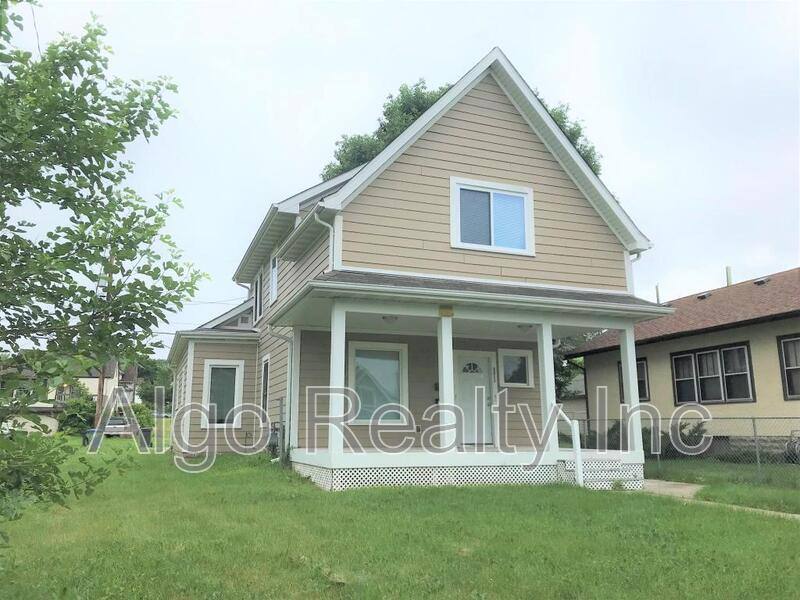 Apartment for rent at 2211 Queen Ave N #1, Minneapolis, MN 55411