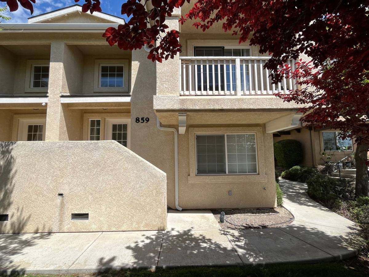 House for rent at 859 Marlbank Place, Paso Robles, CA 93446