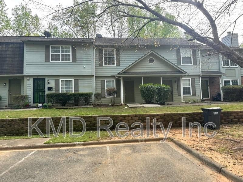 Townhouse for rent at 3912 Briarhill Dr, Charlotte, NC 28215