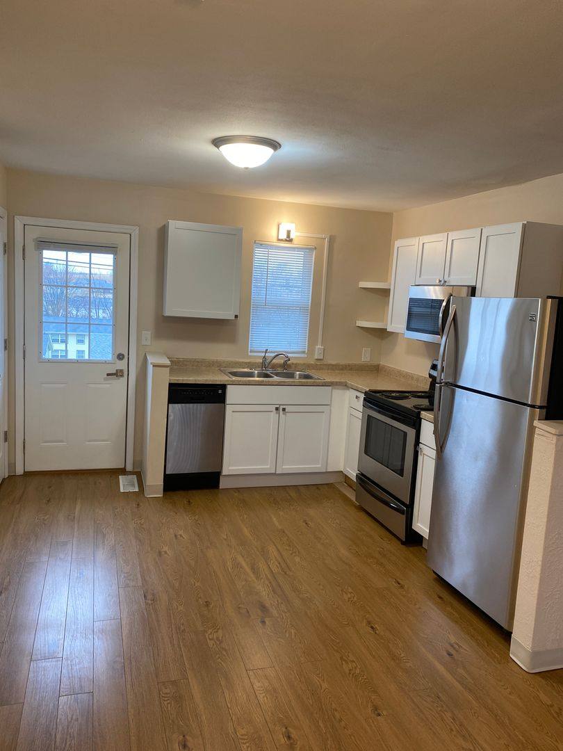 Apartment for rent at 405 E Southridge Rd, Marshalltown, IA 50158