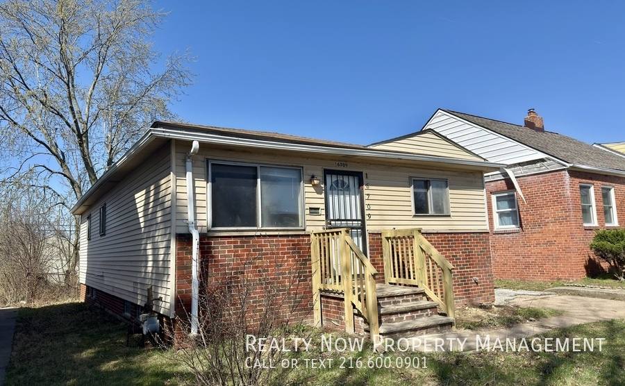 Apartment for rent at 16709 Palda Dr, Cleveland, OH 44128