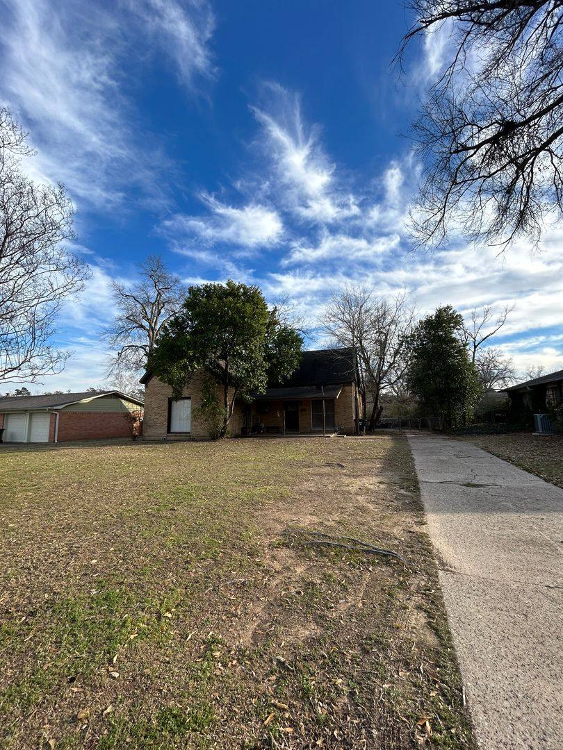 House for rent at 2319 Hunter St, Tyler, TX 75701