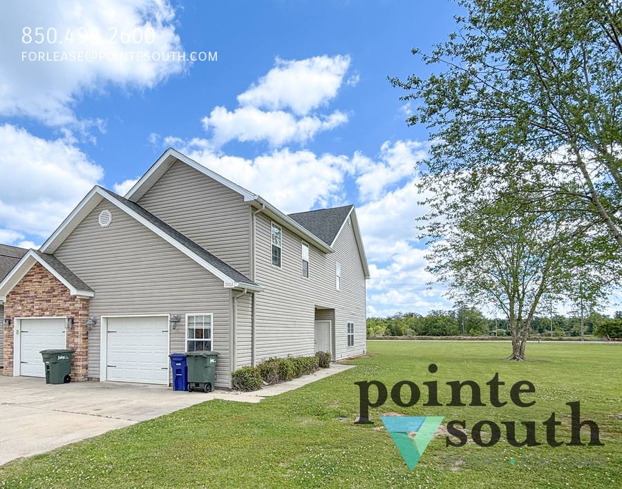 Townhouse for rent at 2002 Shelene Way, Foley, AL 36535