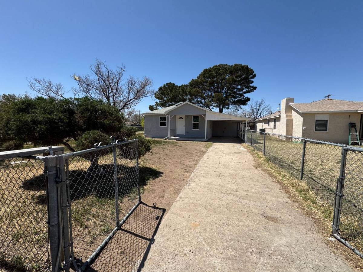 House for rent at 1712 N Washington #805, Roswell, NM 88201