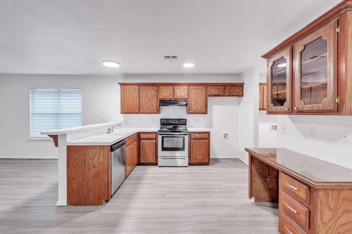 Apartment for rent at 736 W Celestial Way, Mustang, OK 73064