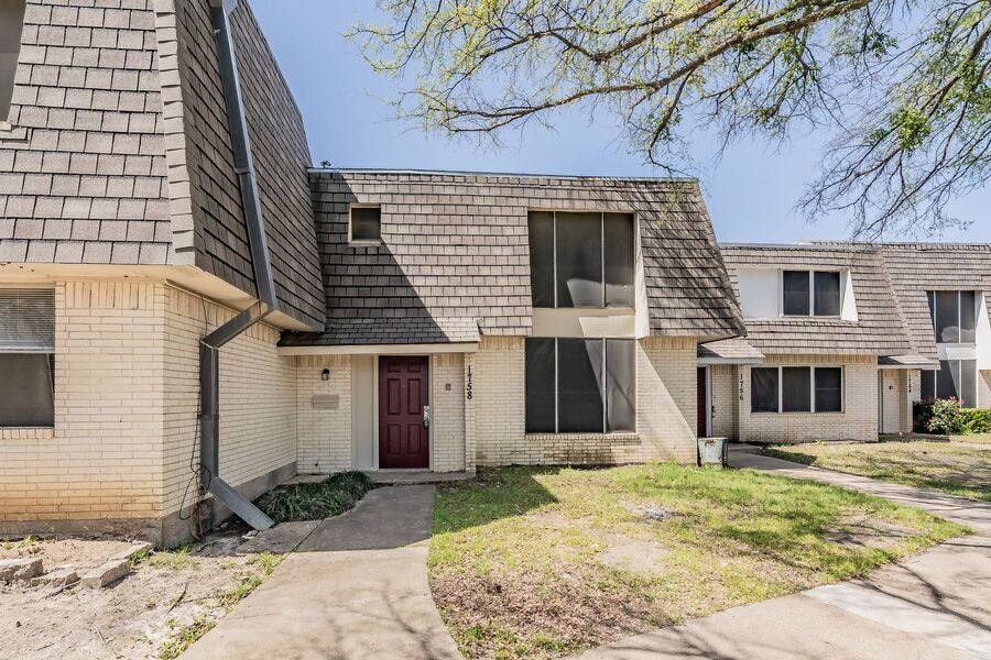Townhouse for rent at 1758 Belshire Court, Fort Worth, TX 76140