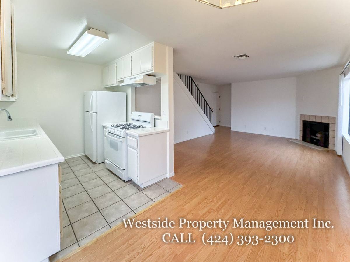 Townhouse for rent at 2490 Purdue Ave #7, Los Angeles, CA 90064