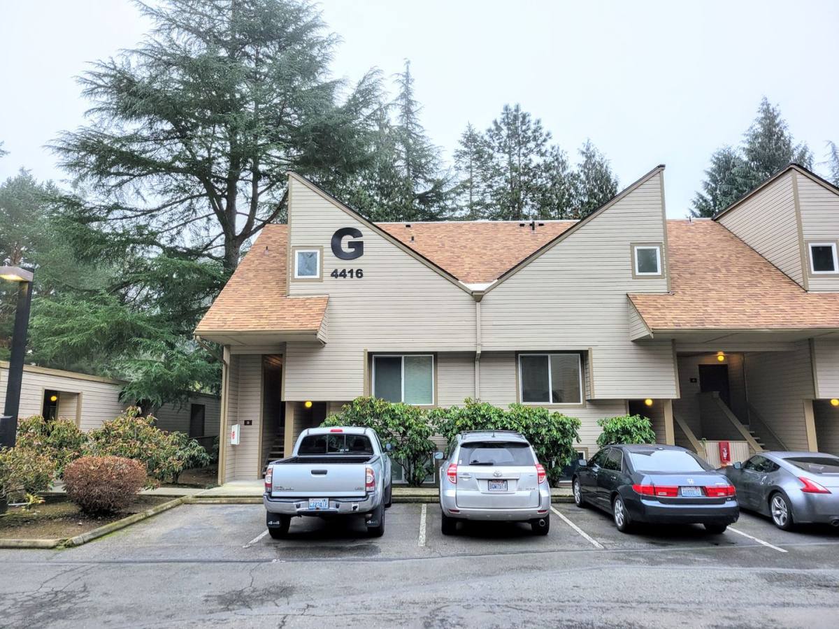 Condo for rent at 4416 145th Ave NE #G6, Bellevue, WA 98007