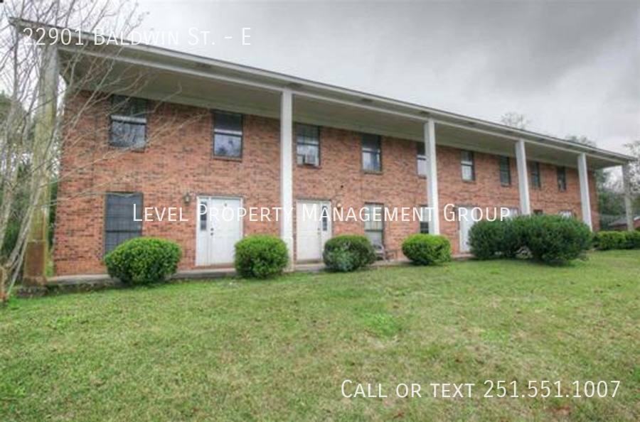 Townhouse for rent at 22901 Baldwin St E, Robertsdale, AL 36567