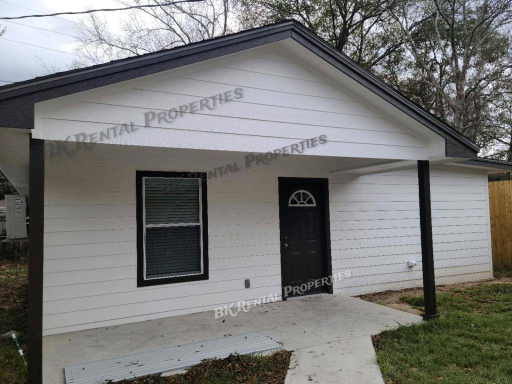 1108-2 N 3rd St, Silsbee, TX 77656