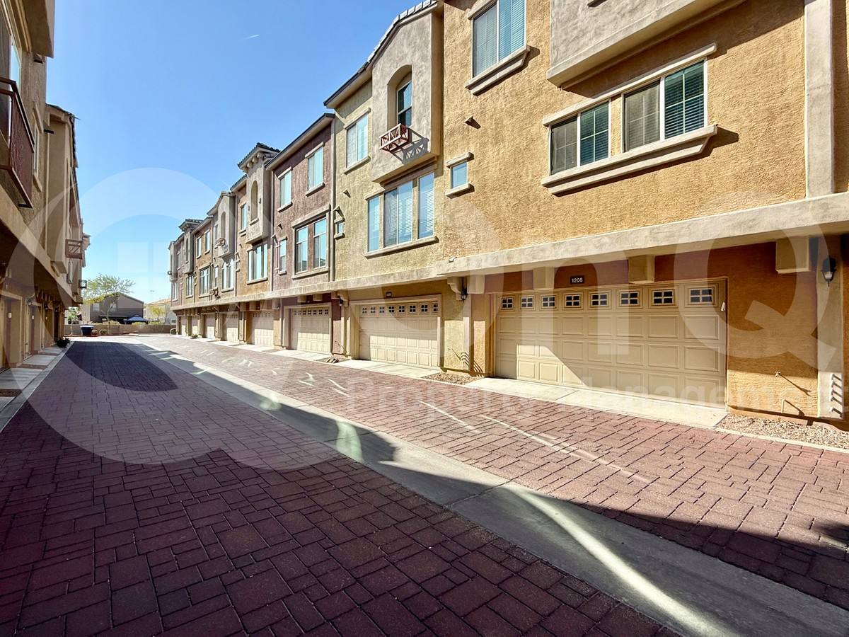 Condo for rent at 240 W Juniper Ave #1208, Gilbert, AZ 85234