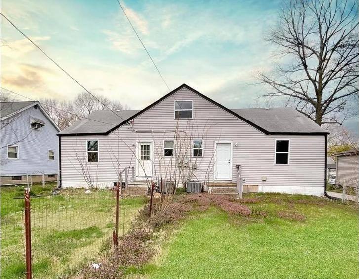 House for rent at 918 Murcia St, Saint Louis, MO 63138