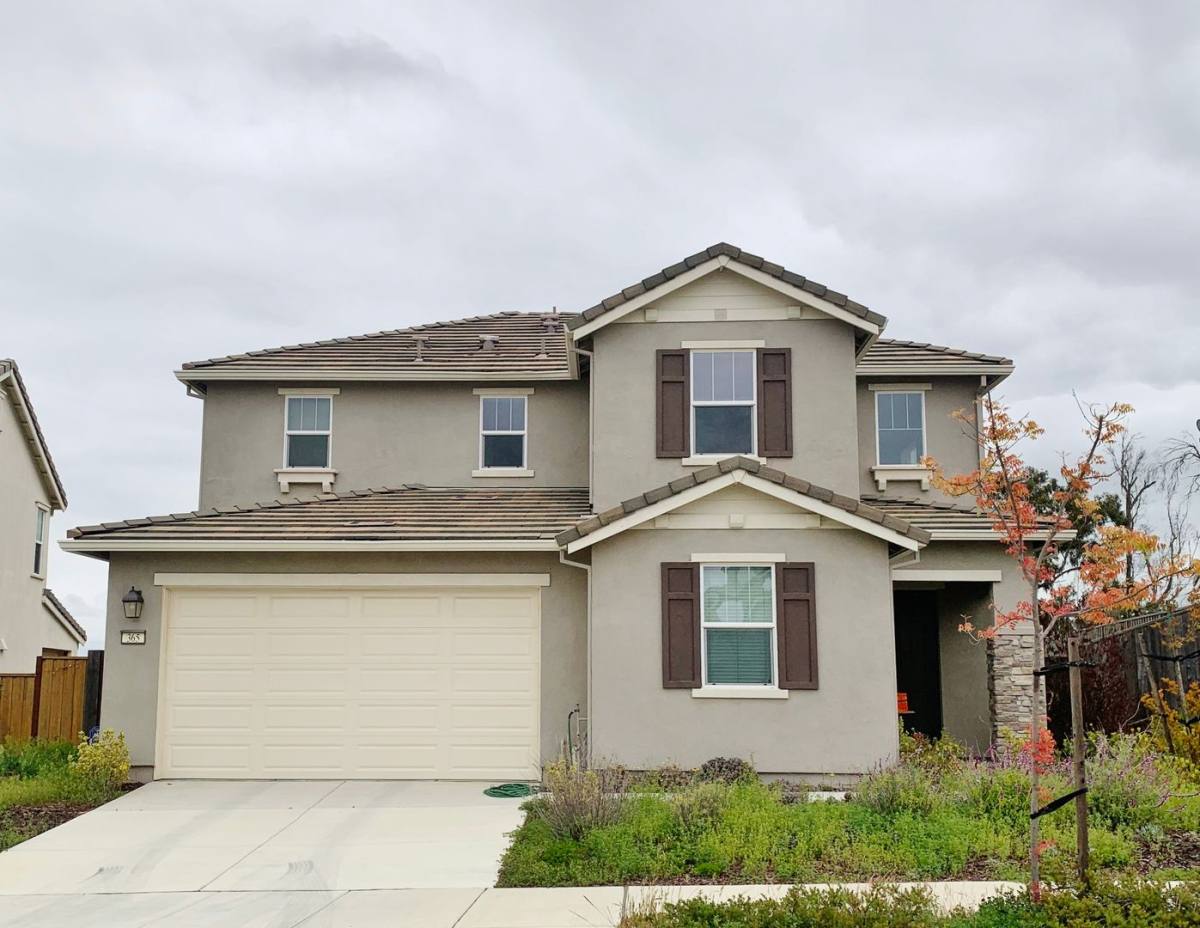 House for rent at 365 Thistle St, Hollister, CA 95023