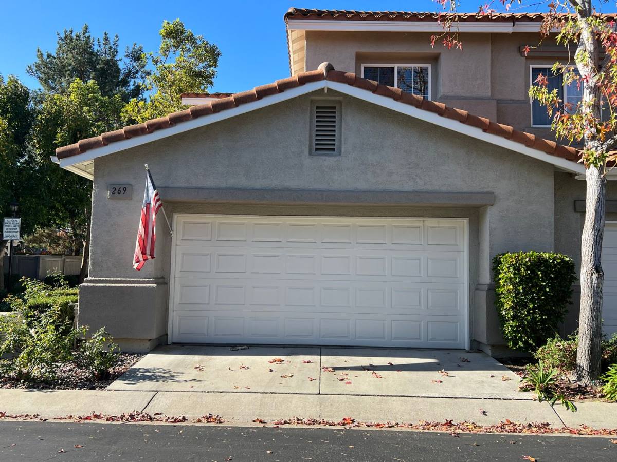 Townhouse for rent at 269 Calle Orovista, Camarillo, CA 93012
