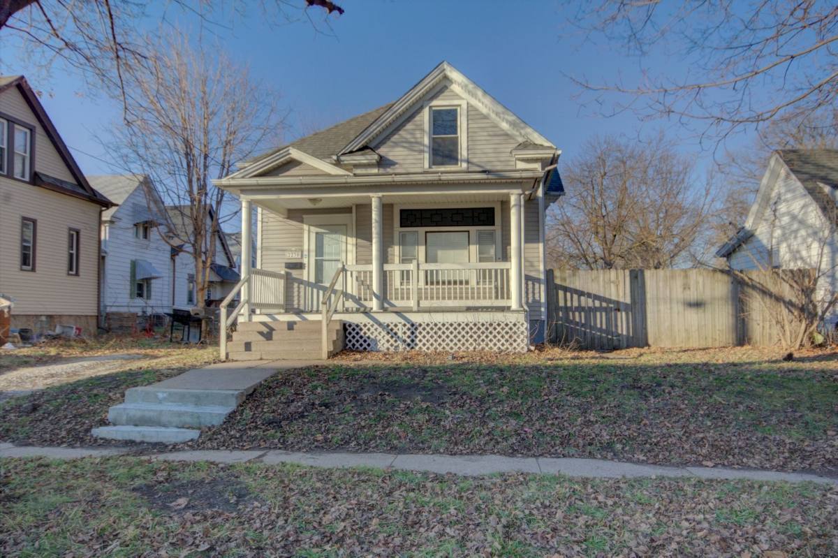 House for rent at 2230 Redwood Ave, Davenport, IA 52802