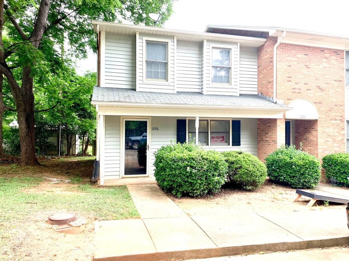 House for rent at 1296 Ebenezer Rd, Rock Hill, SC 29732