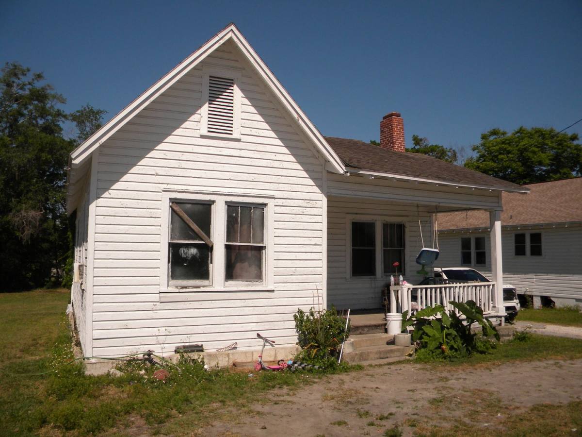 House for rent at 1010 NE 8th Ave, Ocala, FL 34470