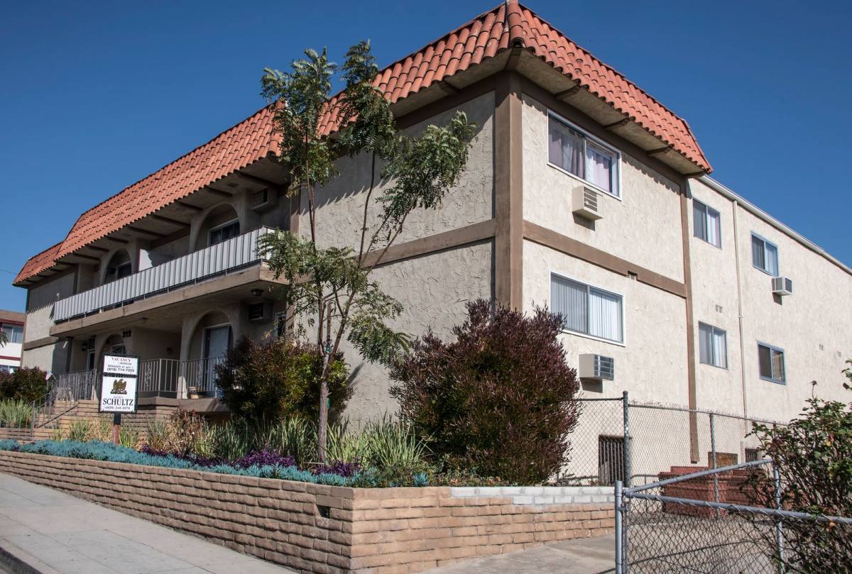 Apartment for rent at 312 E Cedar Ave, Burbank, CA 91502