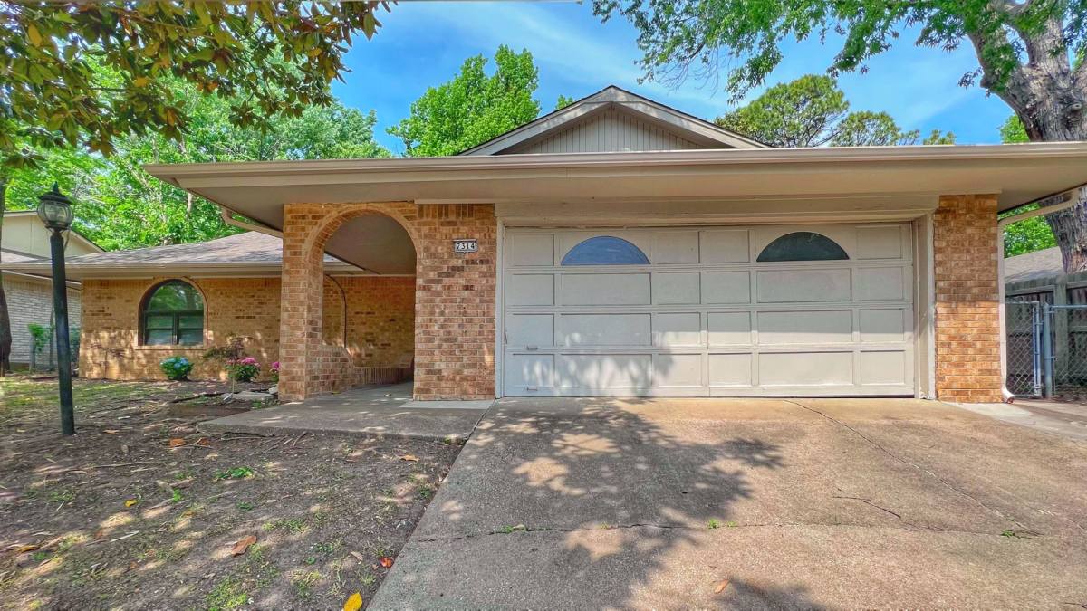 House for rent at 7314 S 69th E Ave, Tulsa, OK 74133