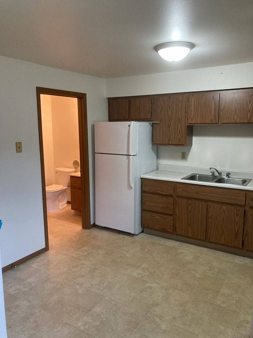 Apartment for rent at 532 E Bronson Rd, Seymour, WI 54165