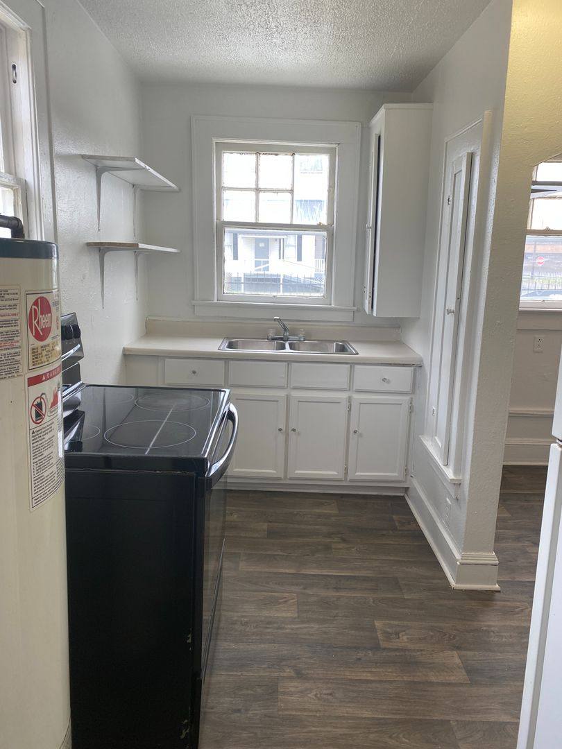 House for rent at 11 E 19th St, Anniston, AL 36201