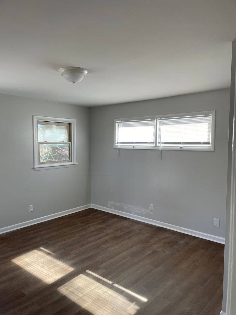 Apartment for rent at 688 Chestnut St, Greensboro, NC 27405