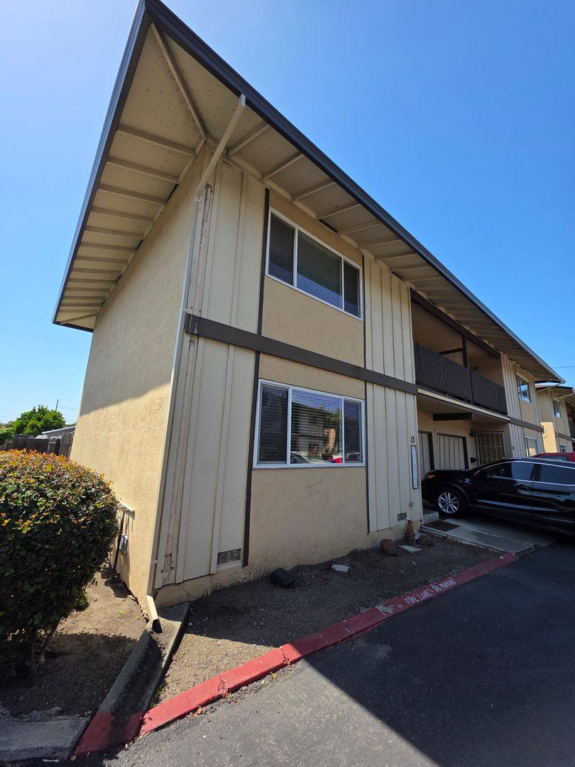 Townhouse for rent at 750 Schafer Rd, Hayward, CA 94544