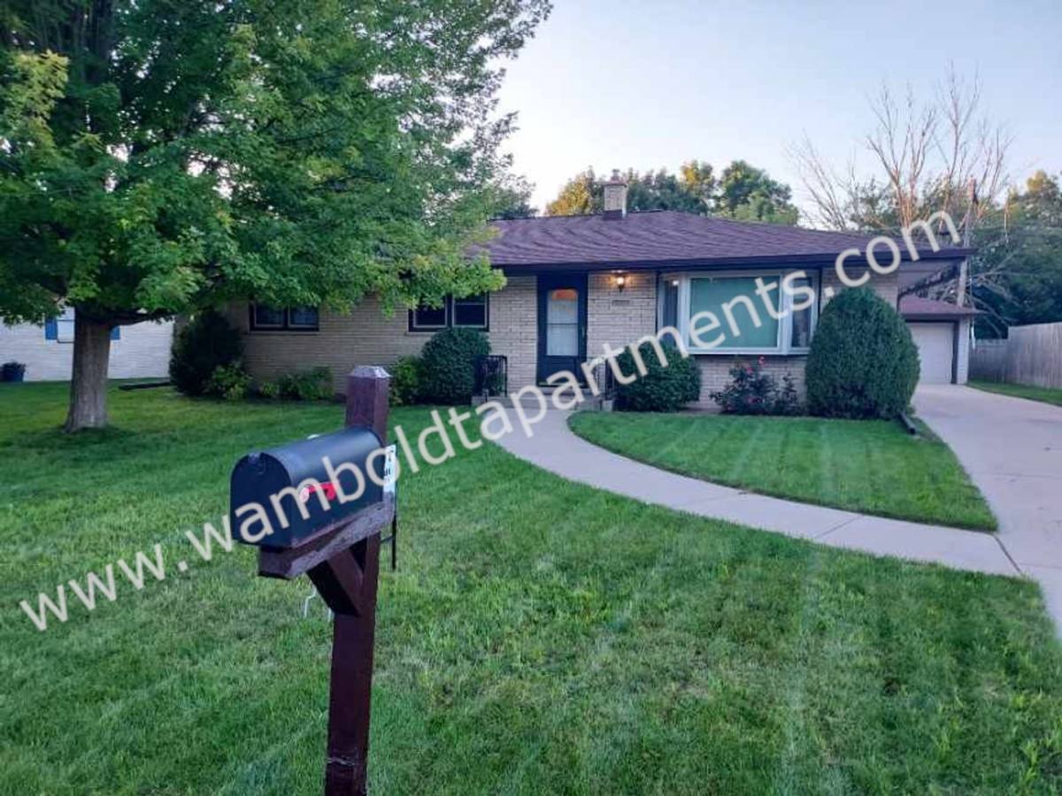 House for rent at 3226 Wheelock Dr, Racine, WI 53405