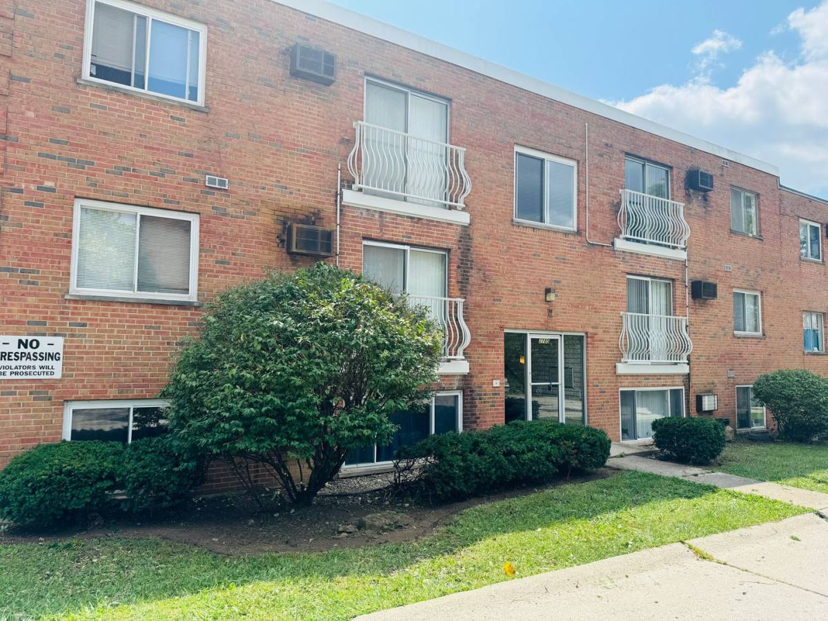 Apartment for rent at 2785 Queen City Ave, Cincinnati, OH 45238