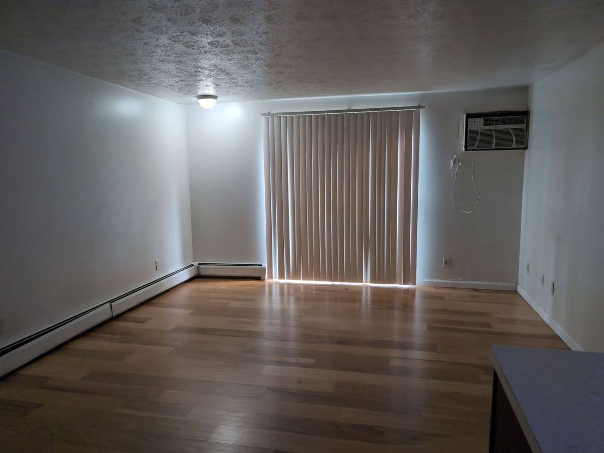 Apartment for rent at 2785 Queen City Ave, Cincinnati, OH 45238