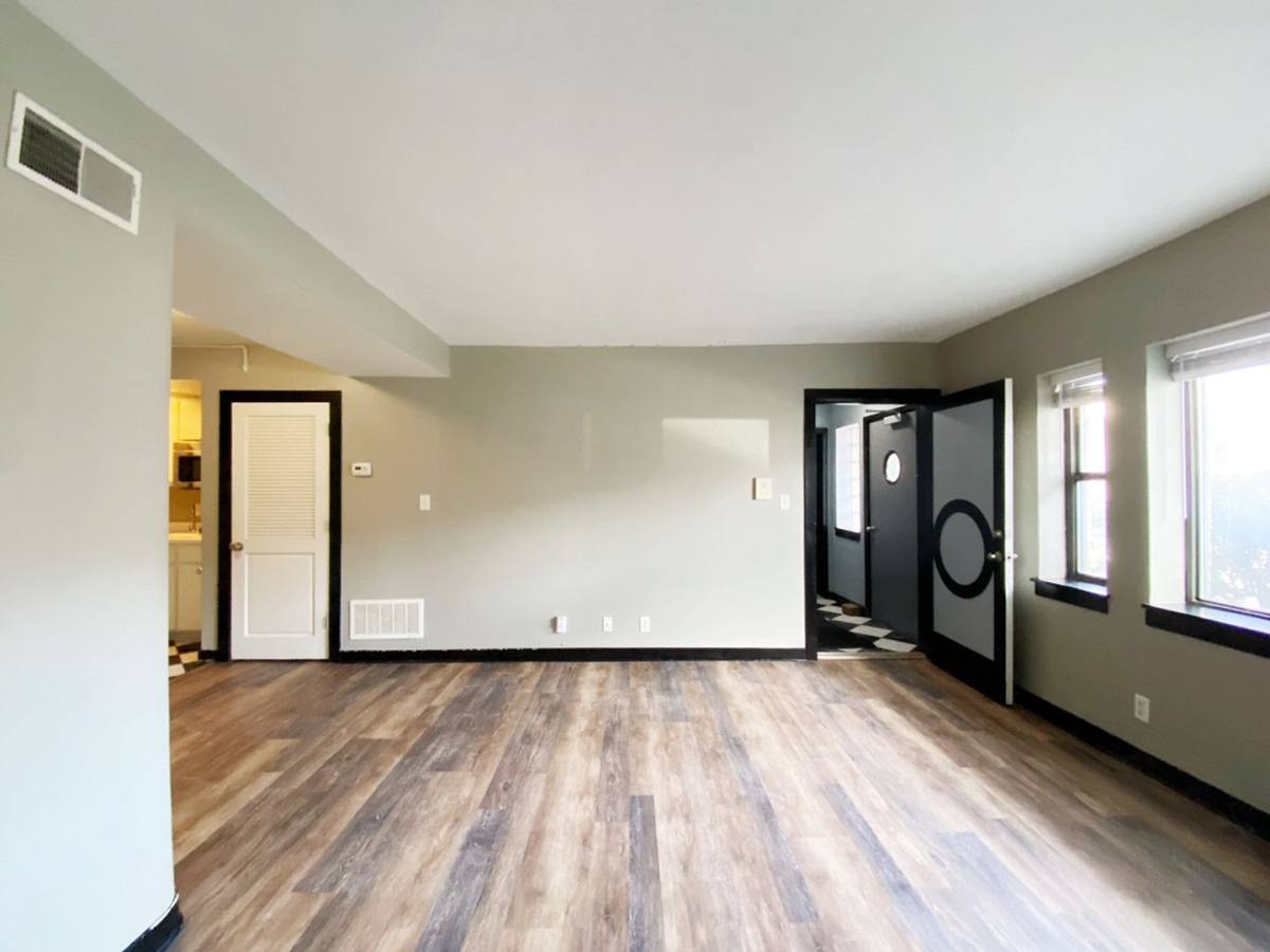 House for rent at 4532 Broadway Blvd, Kansas City, MO 64111
