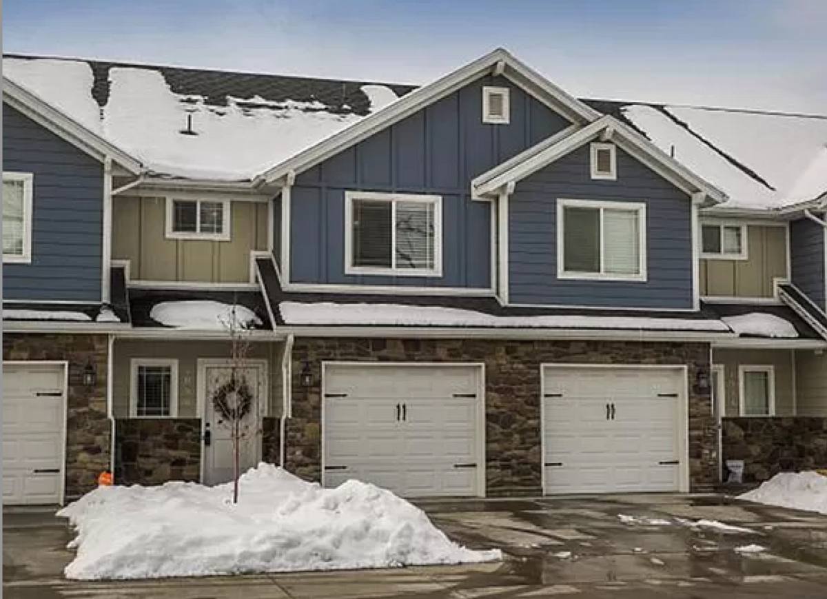 Townhouse for rent at 1056 W 2050 S, Syracuse, UT 84075