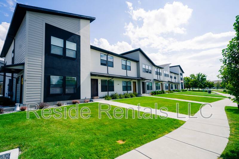 Townhouse for rent at 254 Spring Creek Parkway #16, Providence, UT 84332