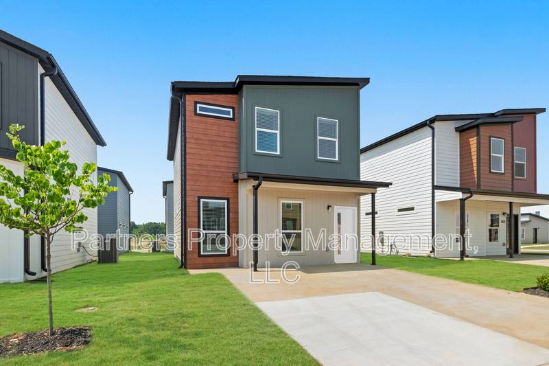 House for rent at 891 Boardwalk Ave, Bentonville, AR 72712