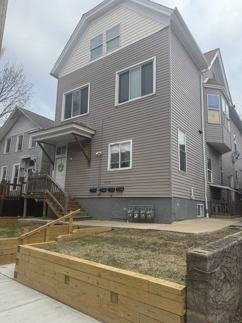 Apartment for rent at 2188 S Robinson Ave, Milwaukee, WI 53207