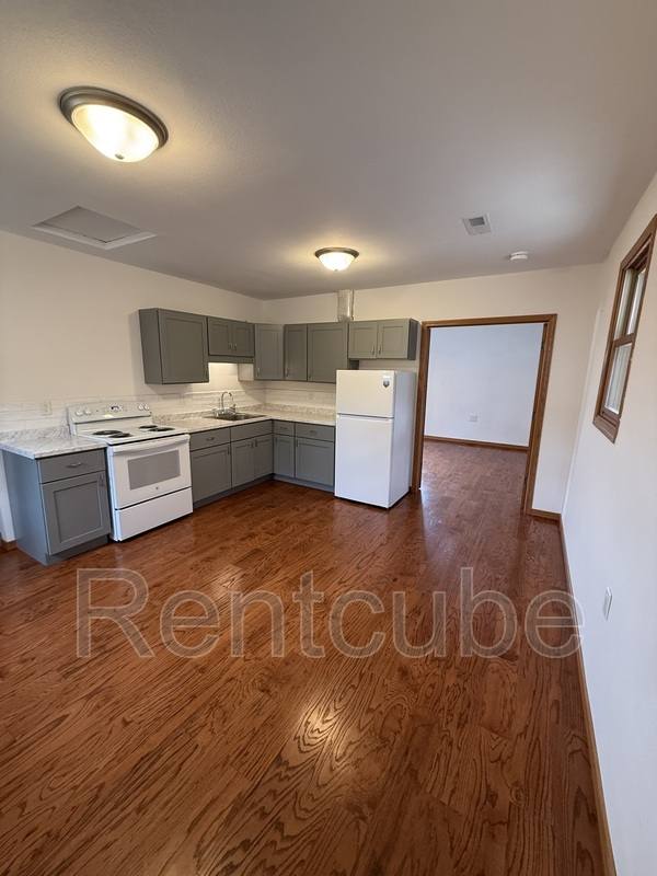 Apartment for rent at 626 University Ave #2, Dubuque, IA 52001