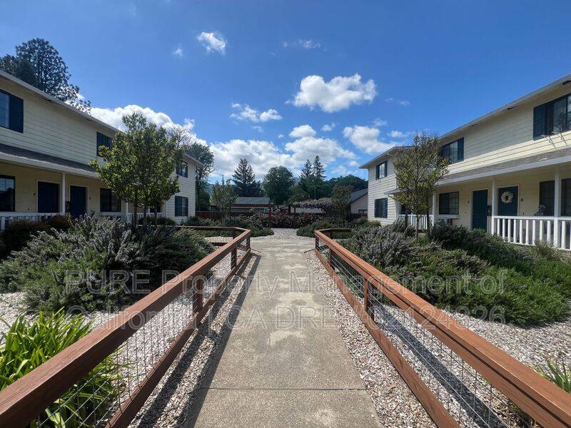 Townhouse for rent at 950 Marlene St #RENOVATION, Ukiah, CA 95482