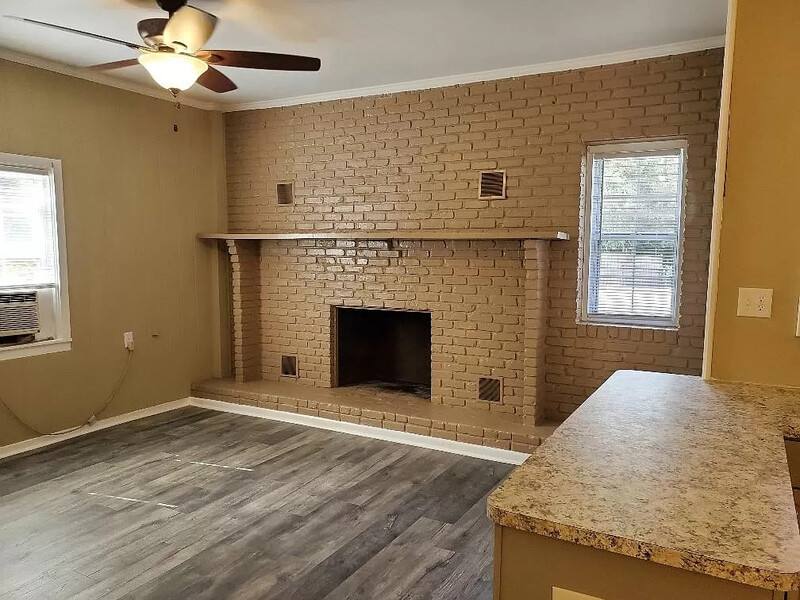 Apartment for rent at 3193-3197 Mission Rd #2, Tallahassee, FL 32303