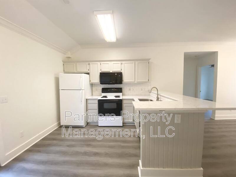 Apartment for rent at 1174 W Hendrix St, Fayetteville, AR 72703