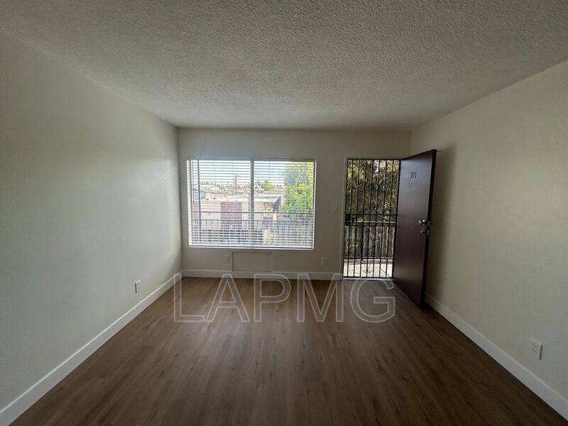Apartment for rent at 1915 W 22nd St #304, Los Angeles, CA 90018
