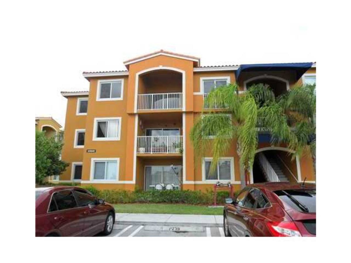 Apartment for rent at 21000 SW 87 Ave, Miami, FL 33189