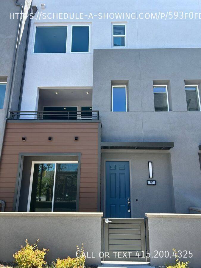 House for rent at 685 S Lyon St, Santa Ana, CA 92705