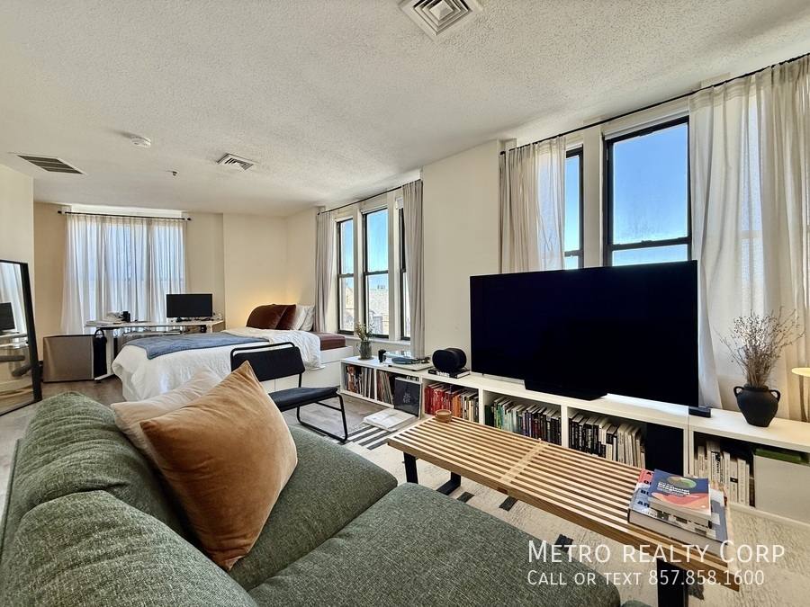 Condo for rent at 2 Hemenway St #501, Boston, MA 02115