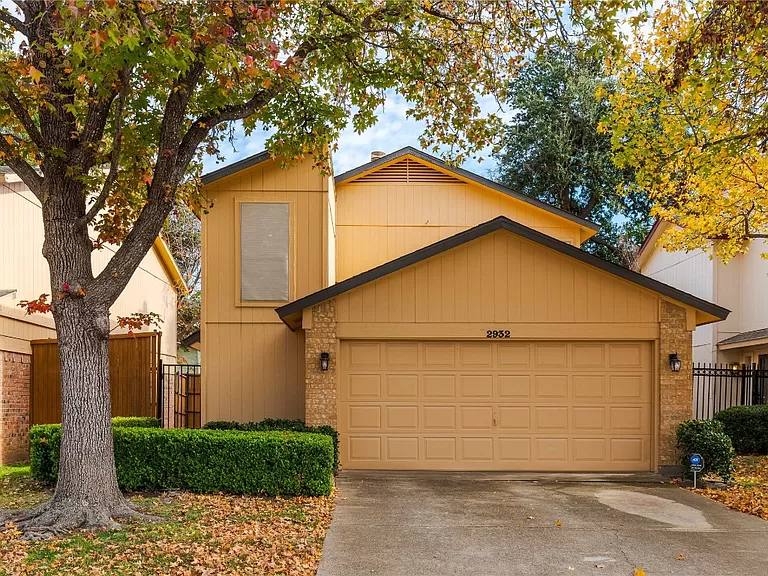 Townhouse for rent at 2932 Canis, Garland, TX 75044
