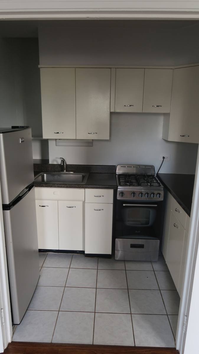 House for rent at 535 W Cornelia Ave, Chicago, IL 60657