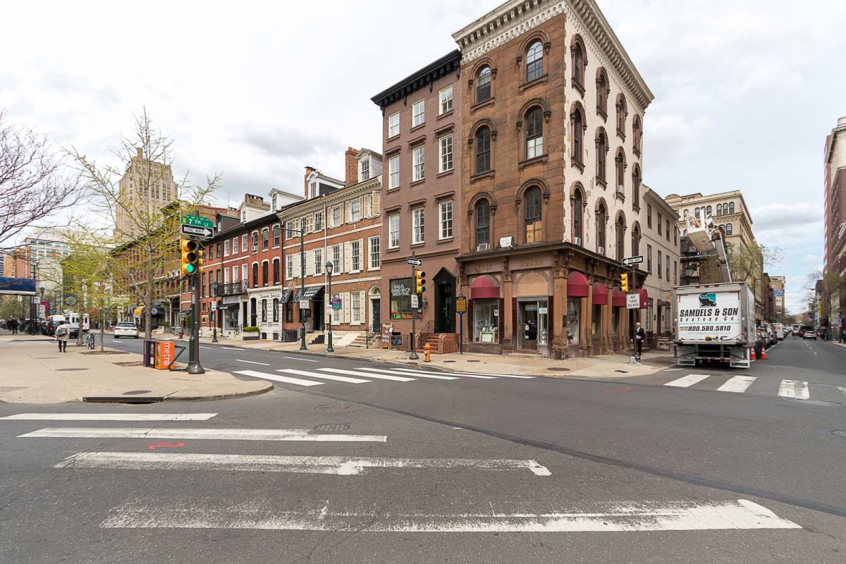 Apartment for rent at 703 Walnut St #3F, Philadelphia, PA 19106