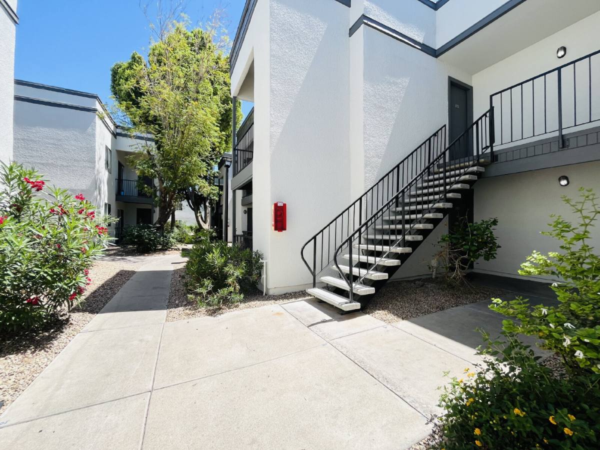 Townhouse for rent at 740 W Elm St #239, Phoenix, AZ 85013