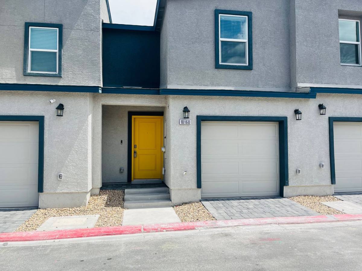 Townhouse for rent at 10160 Mulberry Ridge St, Las Vegas, NV 89141