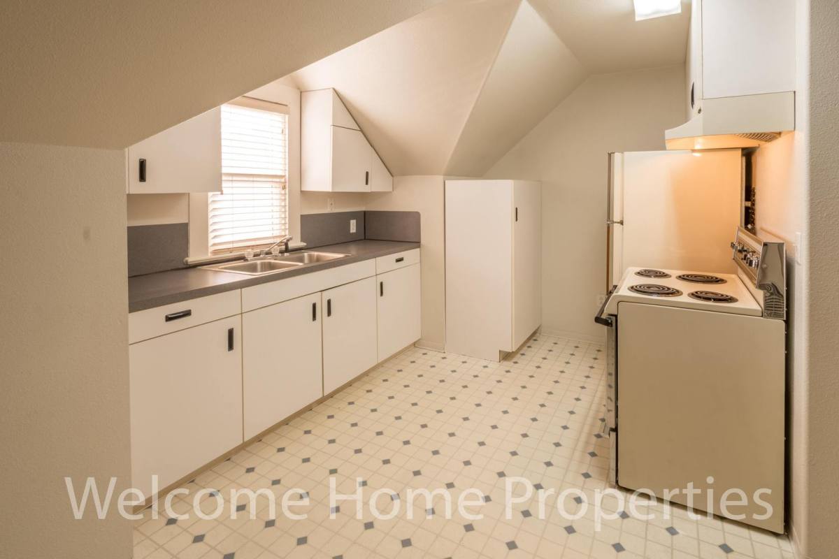 Apartment for rent at 406 1 2 SE, College Place, WA 99324